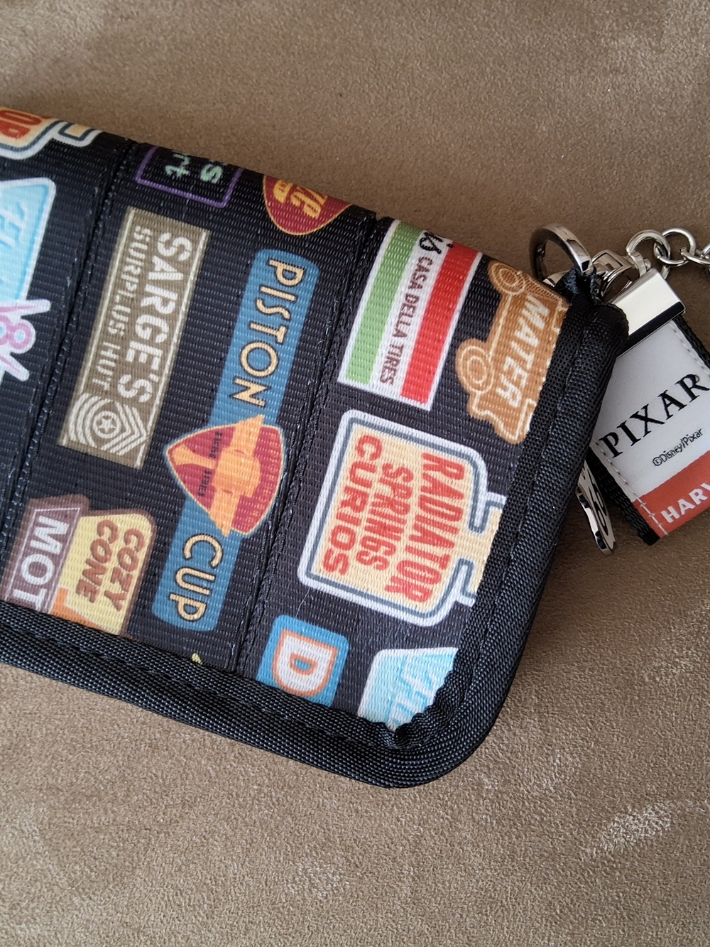 Harvey's Seatbelt Bags Disney Cars Fun Size  Wallet